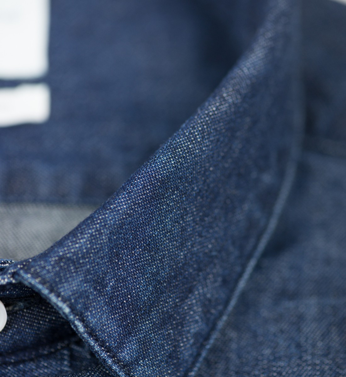 Chemise slim fit en denim brut