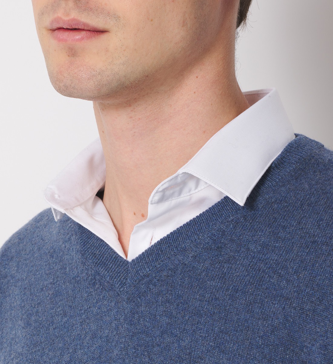 Pull col v 100% cachemire Bleu Denim