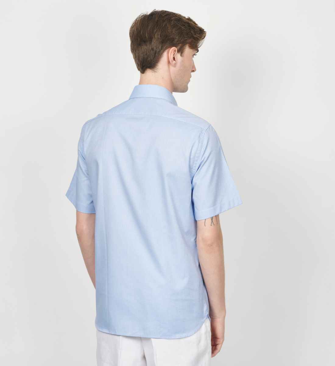 Chemise ciel coupe droite manches courtes
