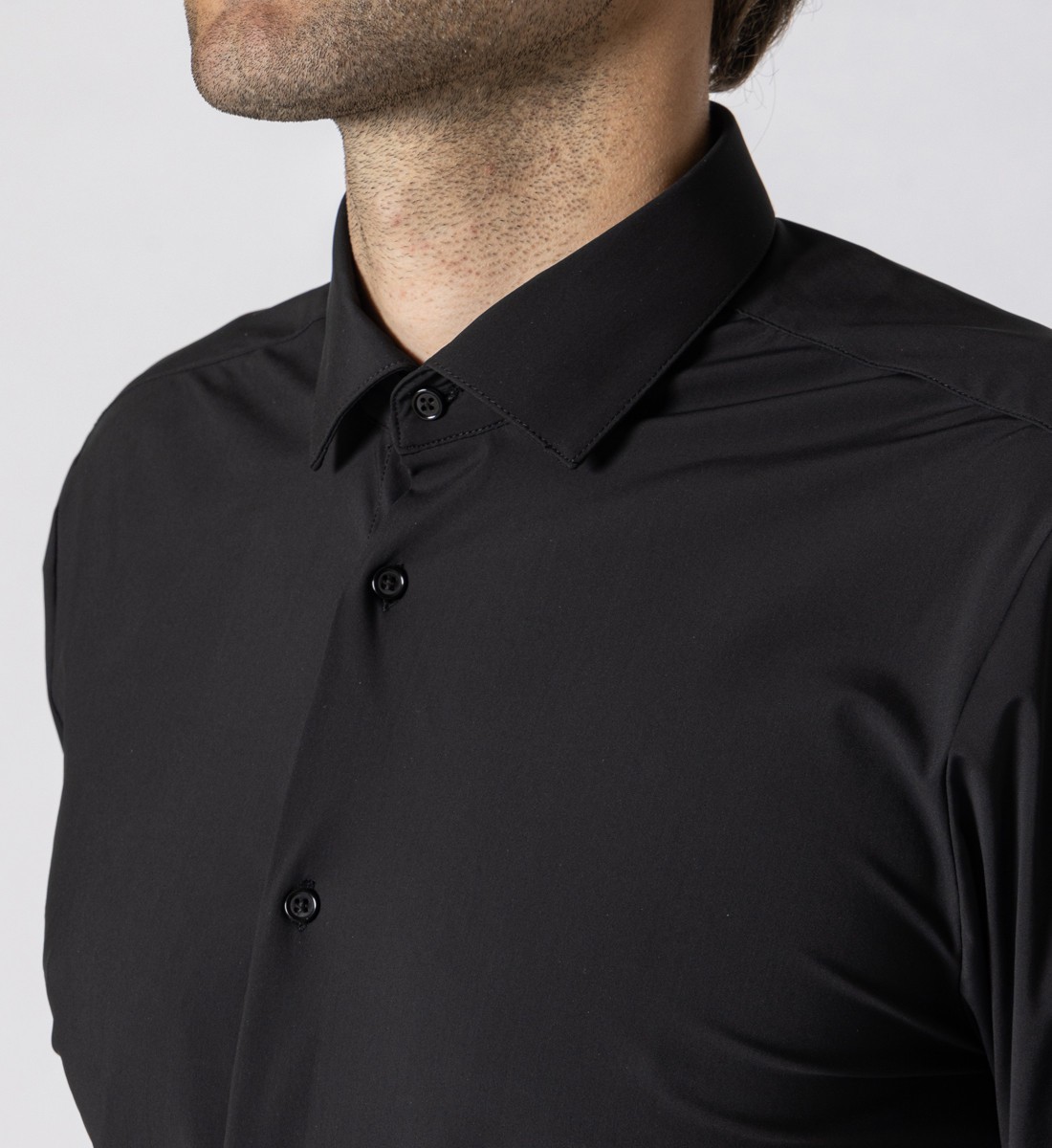Chemise performance noire infroissable