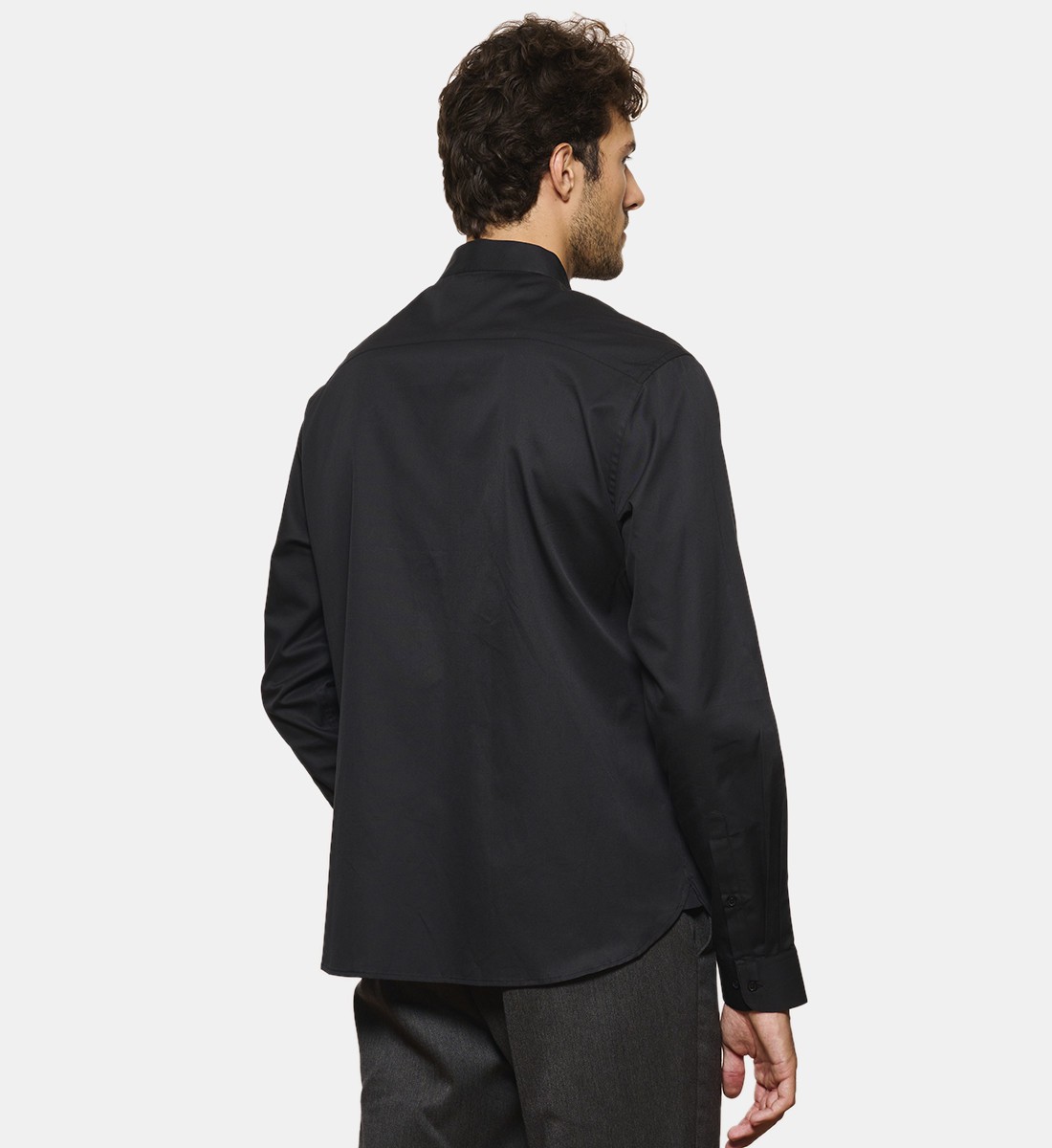Chemise col chef noire en twill coupe droite