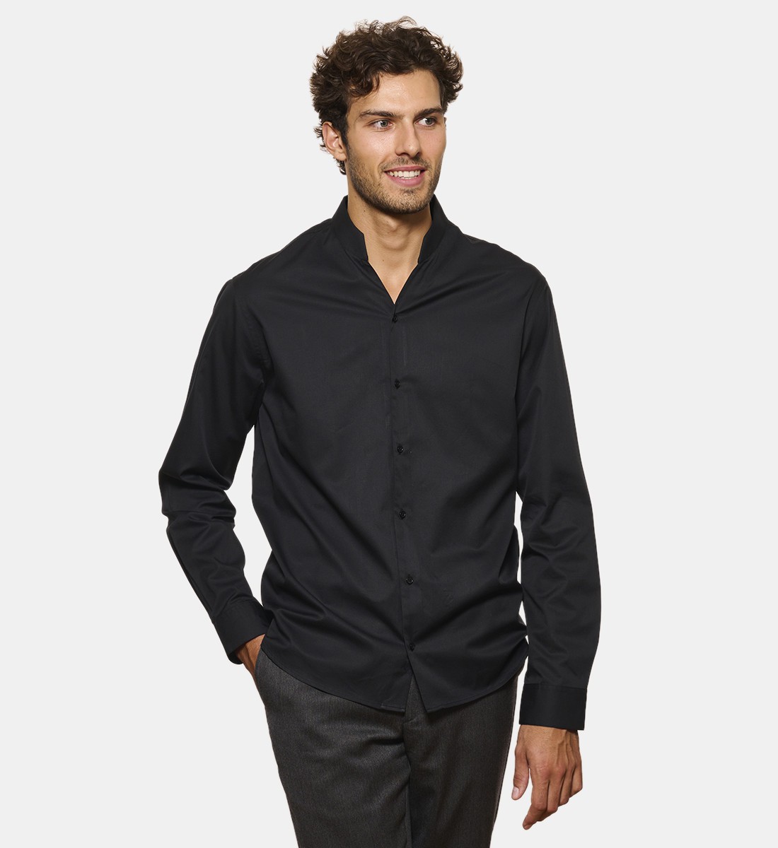 Chemise col chef noire en twill coupe droite