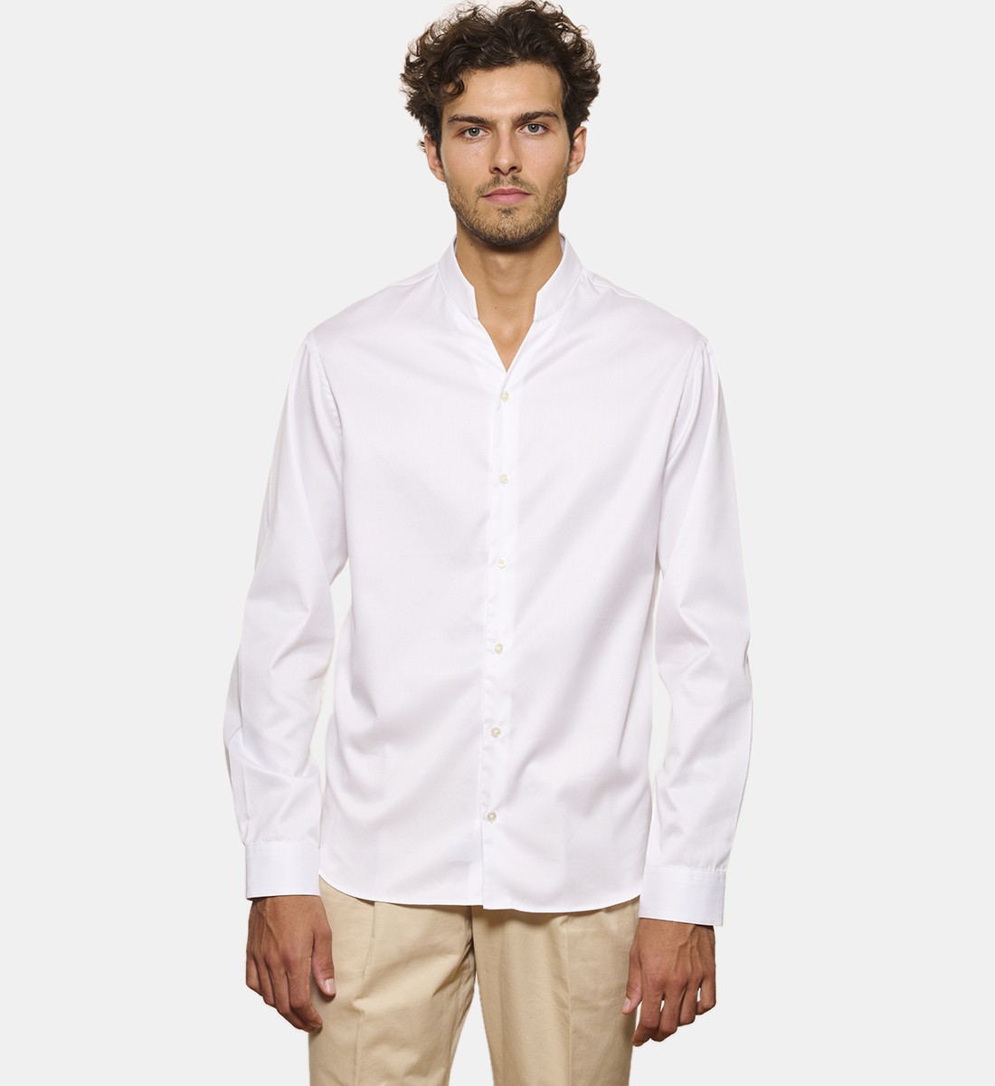 Chemise col chef blanche en twill coupe droite