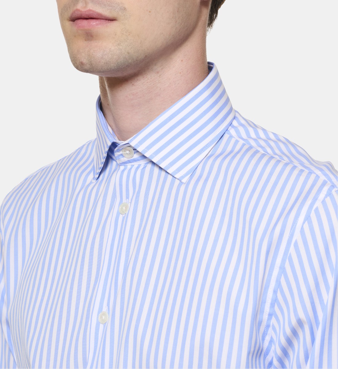 Chemise ciel à rayures bâtons coupe droite