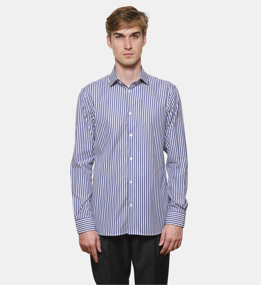Chemise marine à rayures bâtons coupe droite