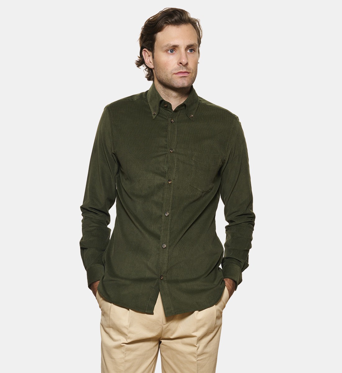 Chemise en velours kaki à col boutonné coupe droite
