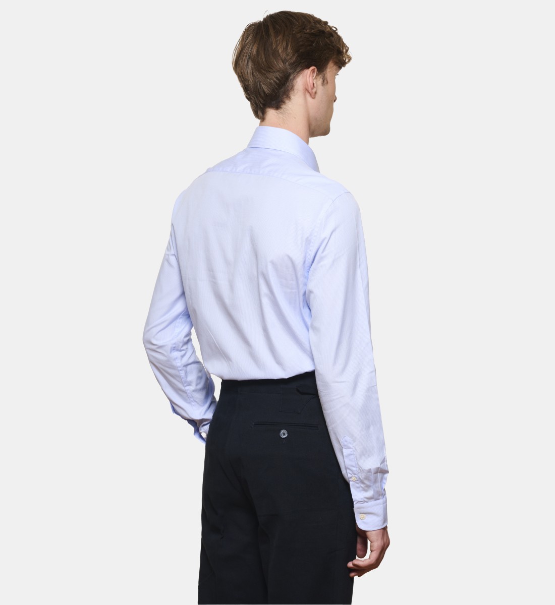 Chemise ciel à rayures blanches coupe droite