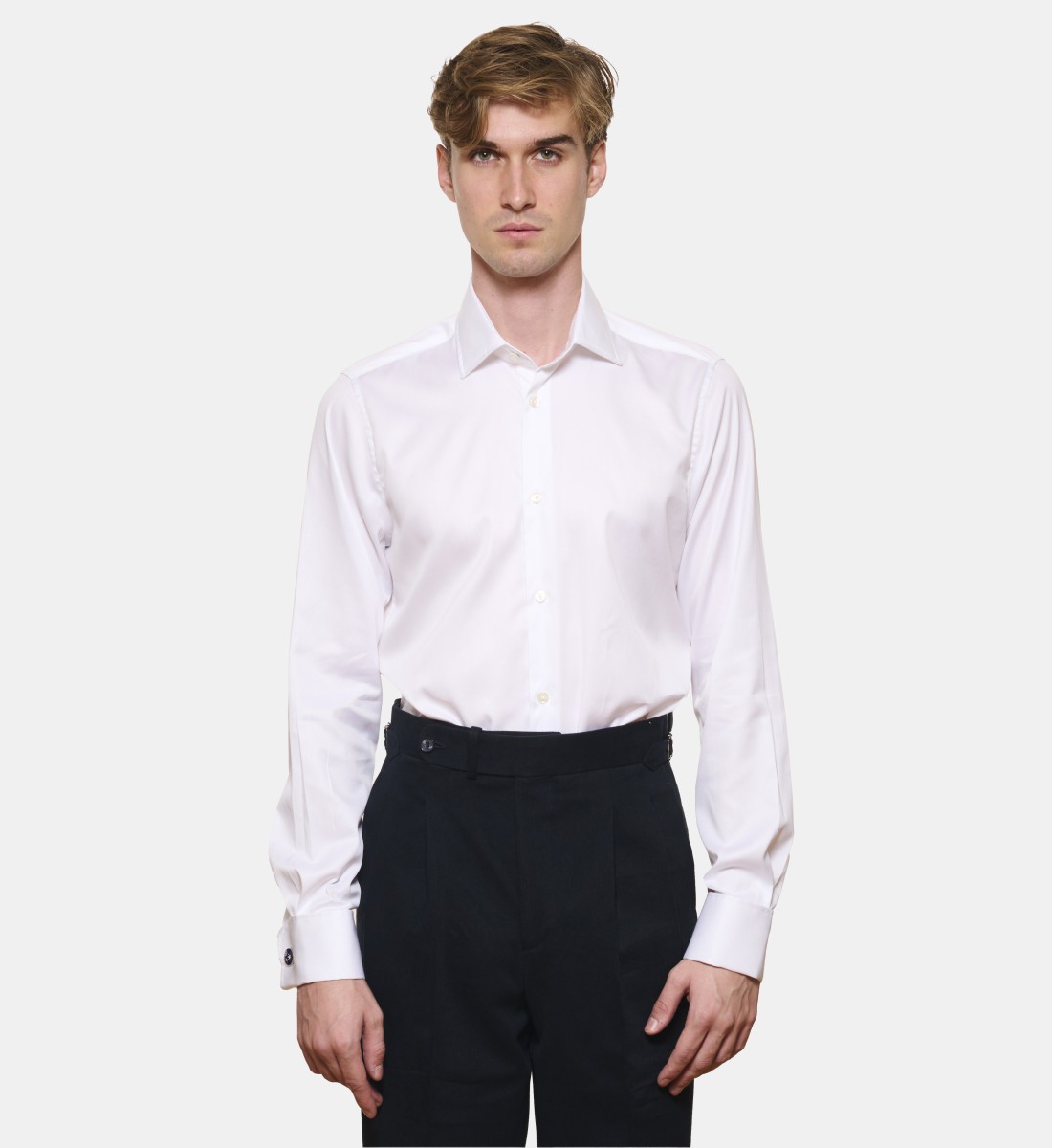 Chemise blanche en twill poignets mousquetaires coupe droite