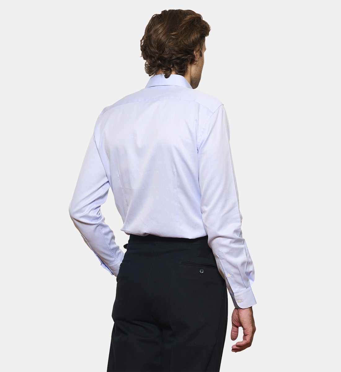 Chemise ciel pointe diamantée coupe cintrée