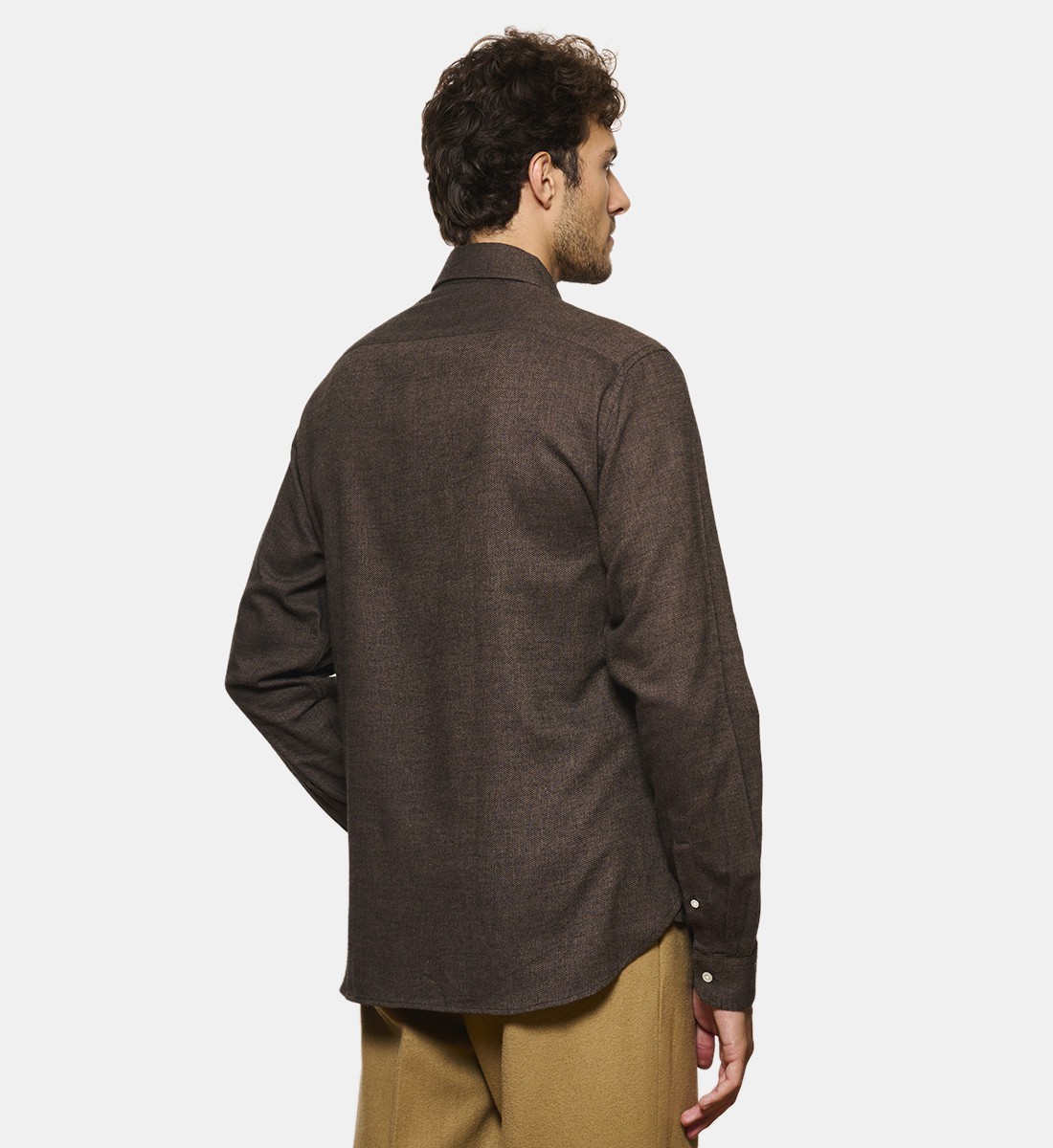 Chemise en flanelle marron col italien coupe droite