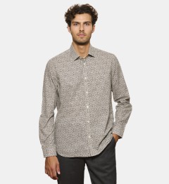 Chemise noire à fleurs blanches coupe cintrée