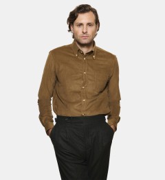 Chemise en velours tabac à col boutonné coupe droite