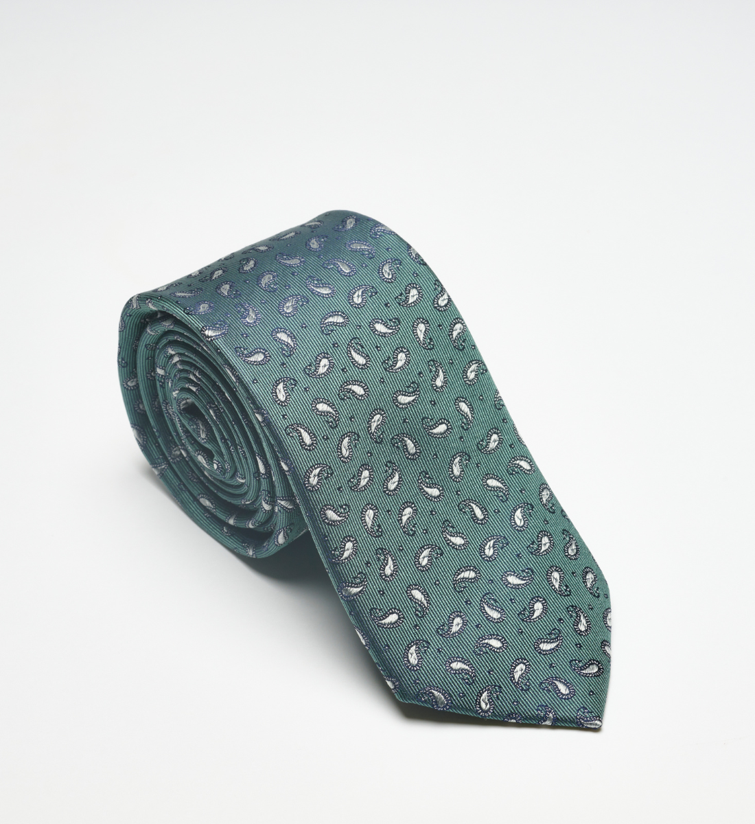 Cravate en soie verte motifs paisley