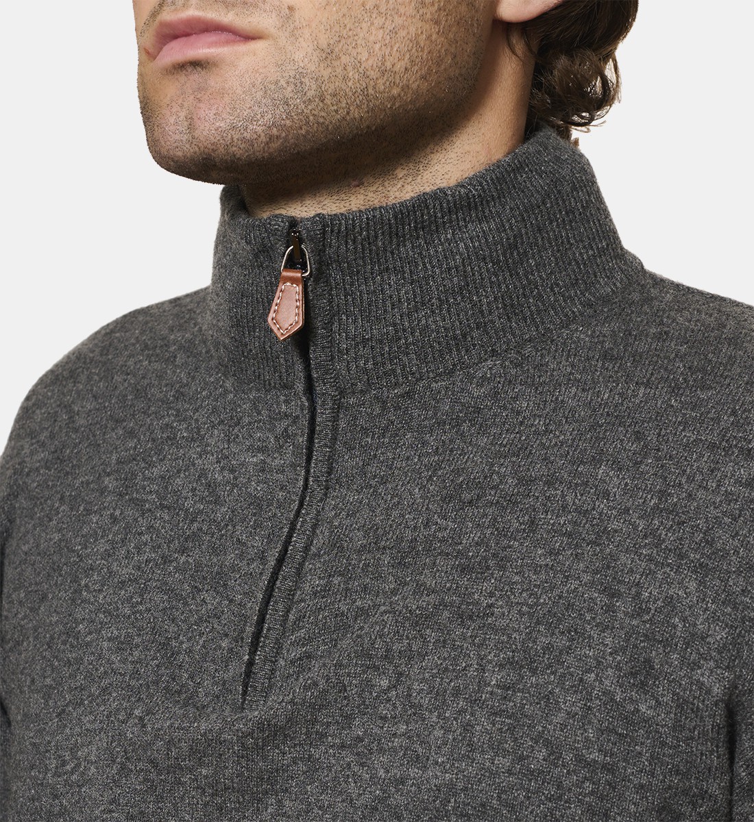 Pull anthracite à col zippé en cachemire
