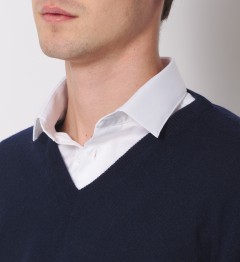 Pull col V marine en cachemire