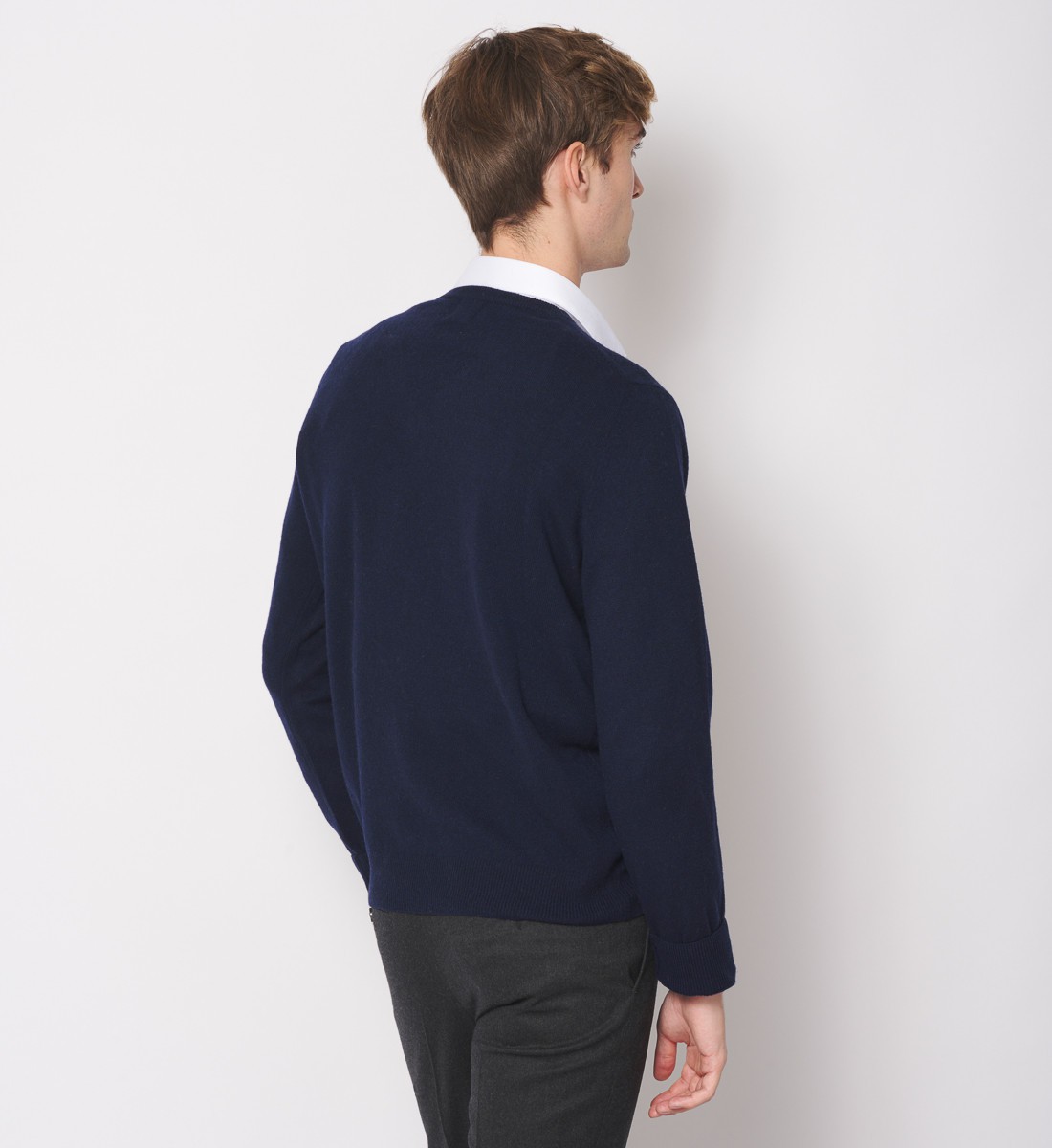 Pull col V marine en cachemire