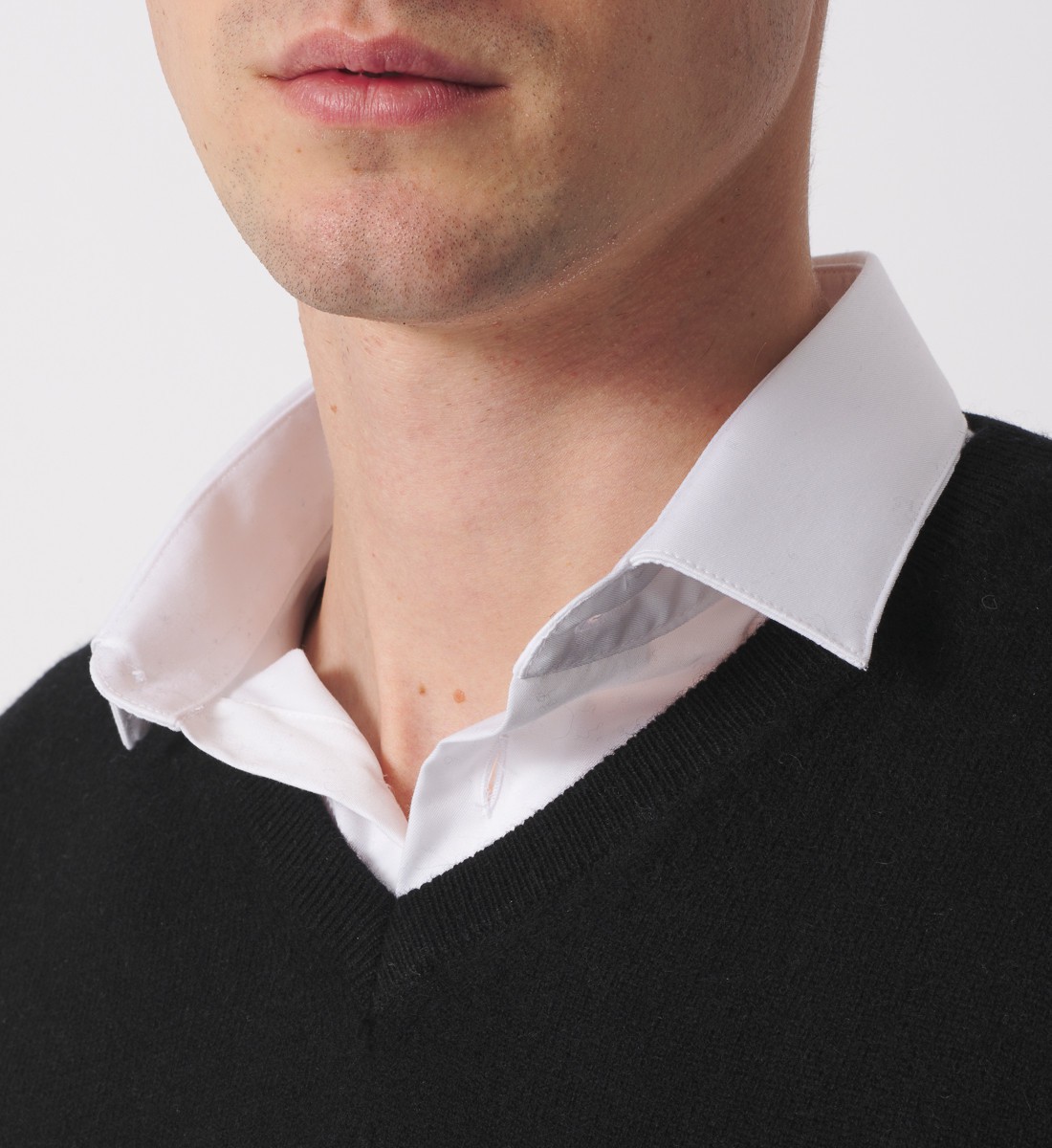 Pull col V noir en cachemire