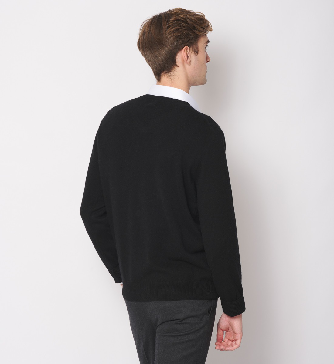 Pull col V noir en cachemire