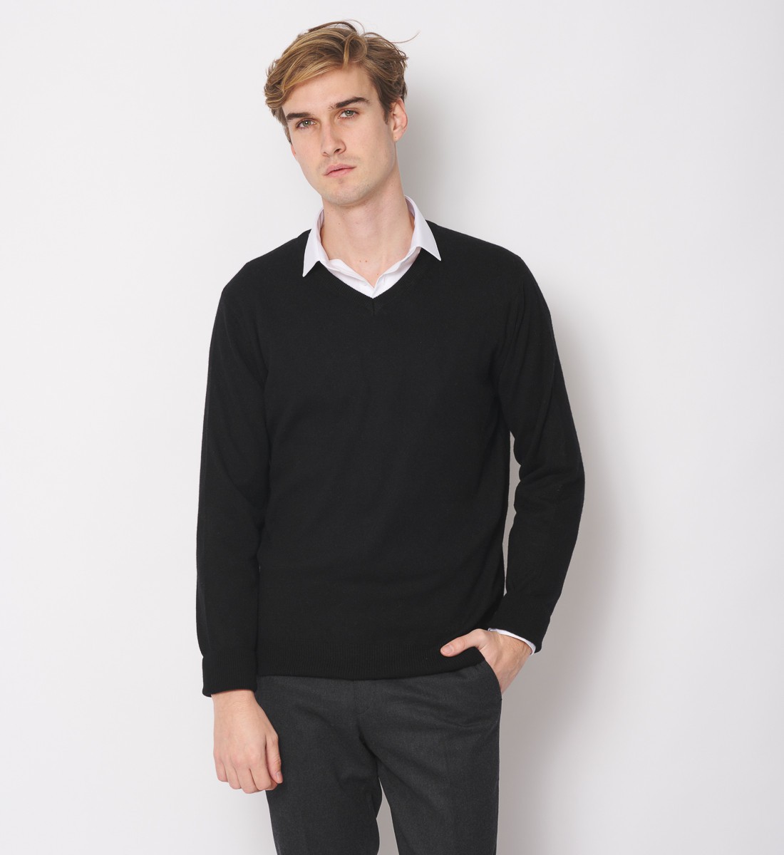 Pull col V noir en cachemire