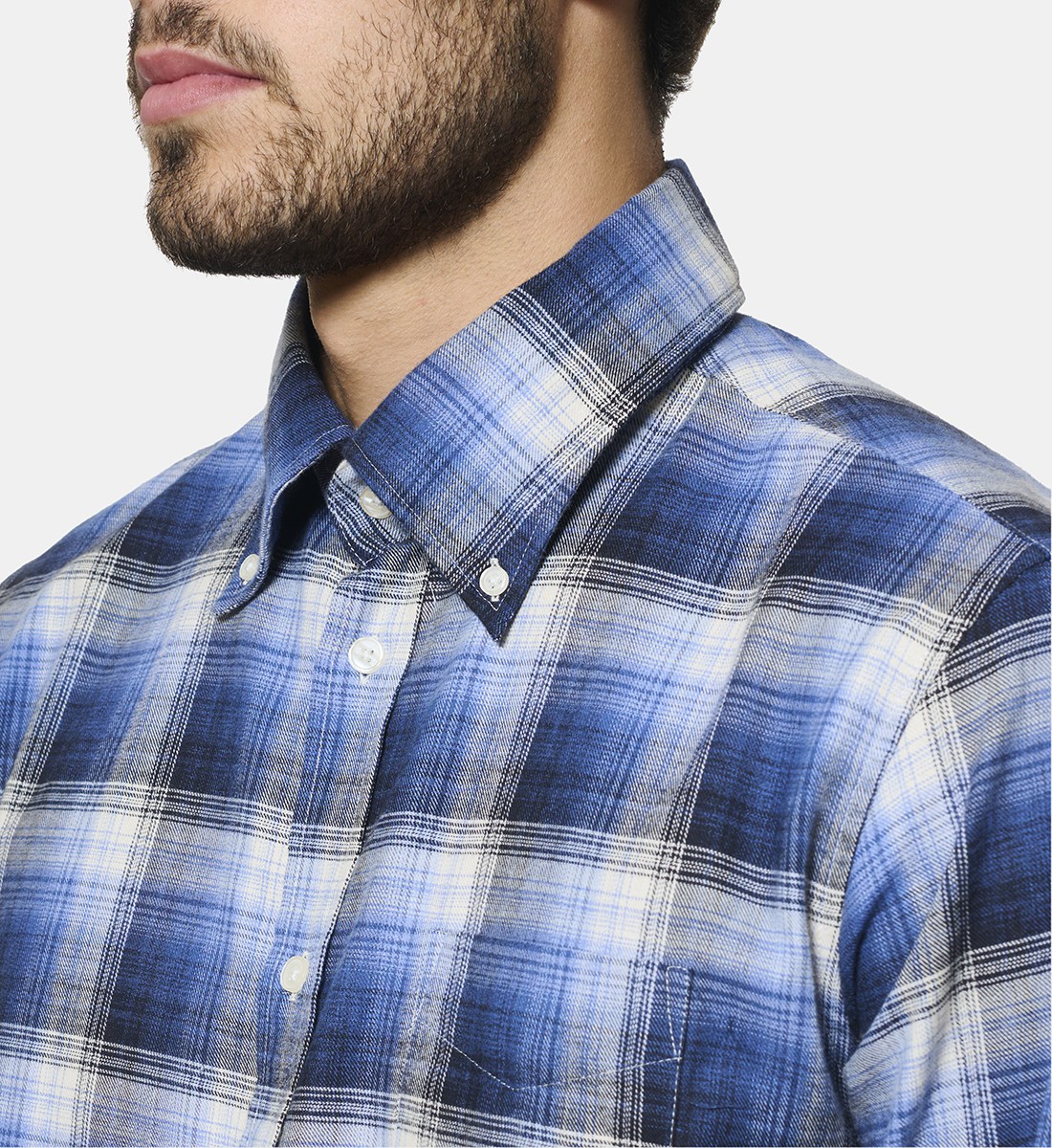 Chemise en velours tabac à col boutonné coupe droite