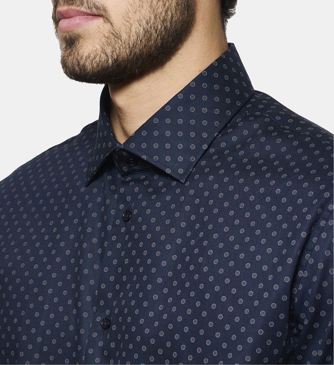 Chemise blanche à motif floral coupe droite