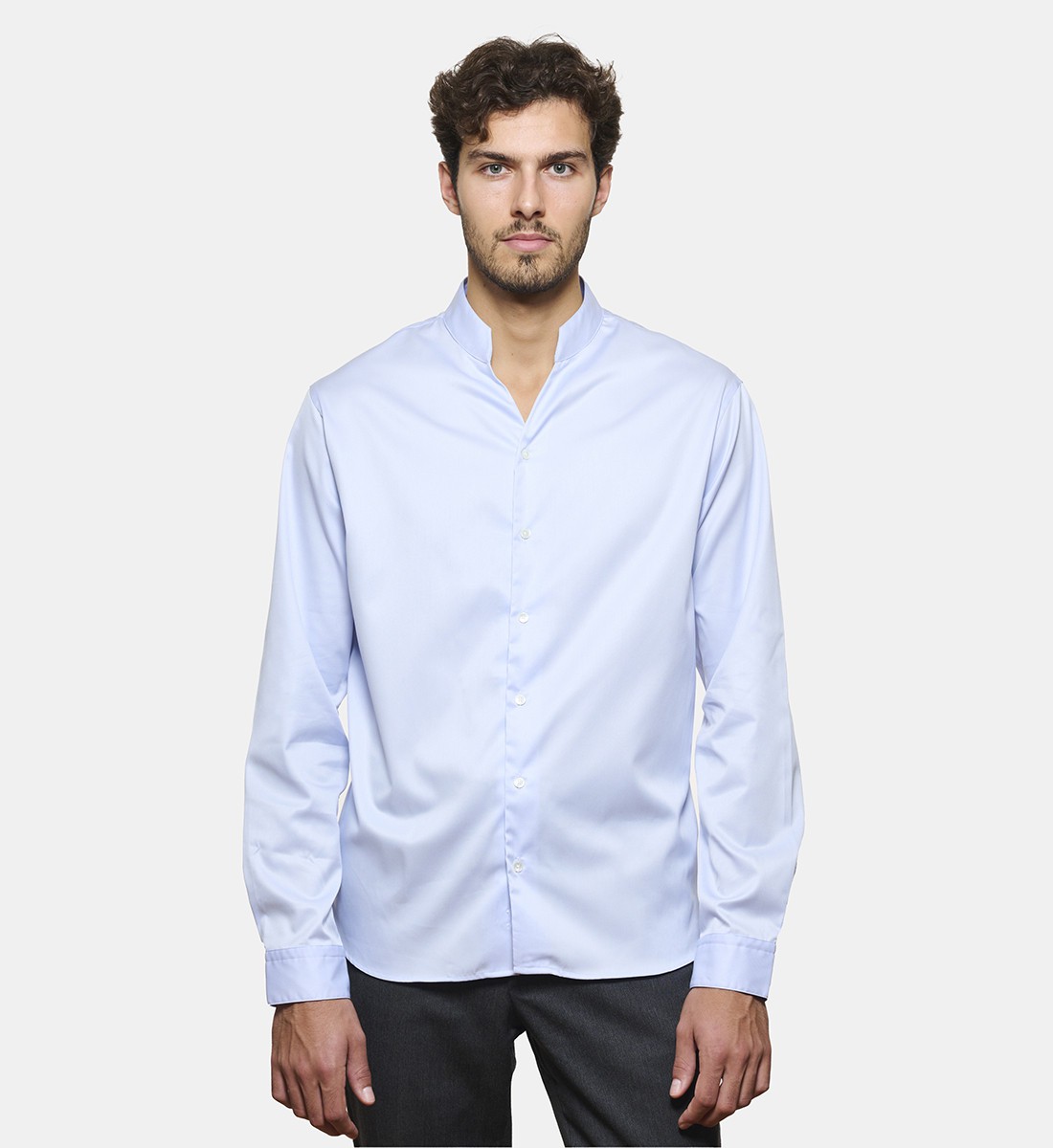 Chemise col chef ciel en twill coupe droite