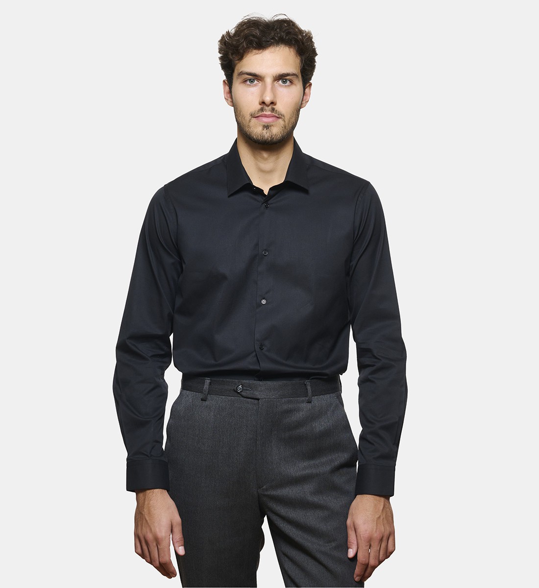 Chemise noire en twill coupe cintrée