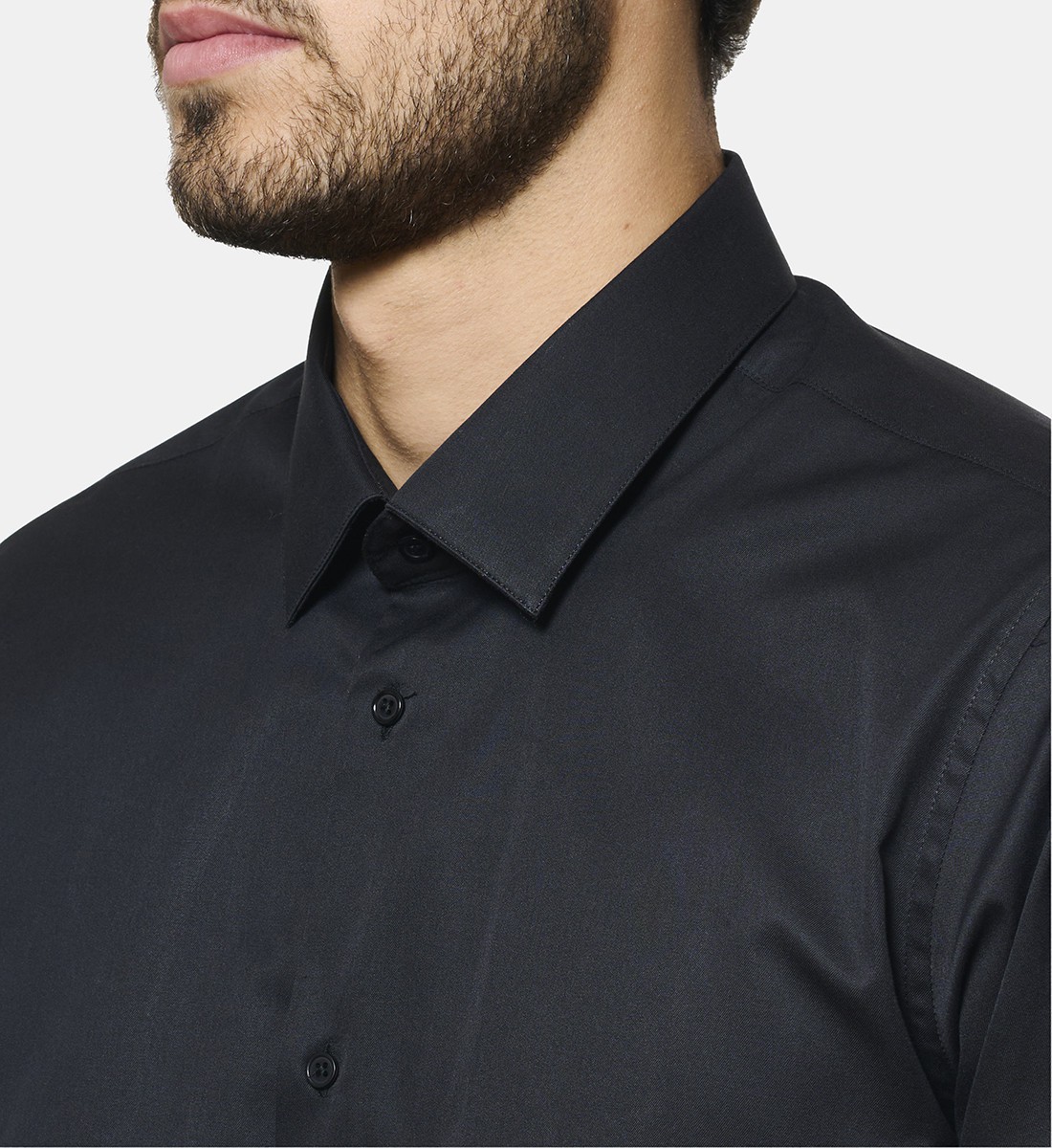 Chemise noire en twill coupe cintrée
