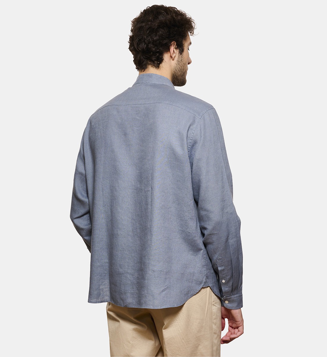 Chemise col chef en lin bleu gris coupe droite