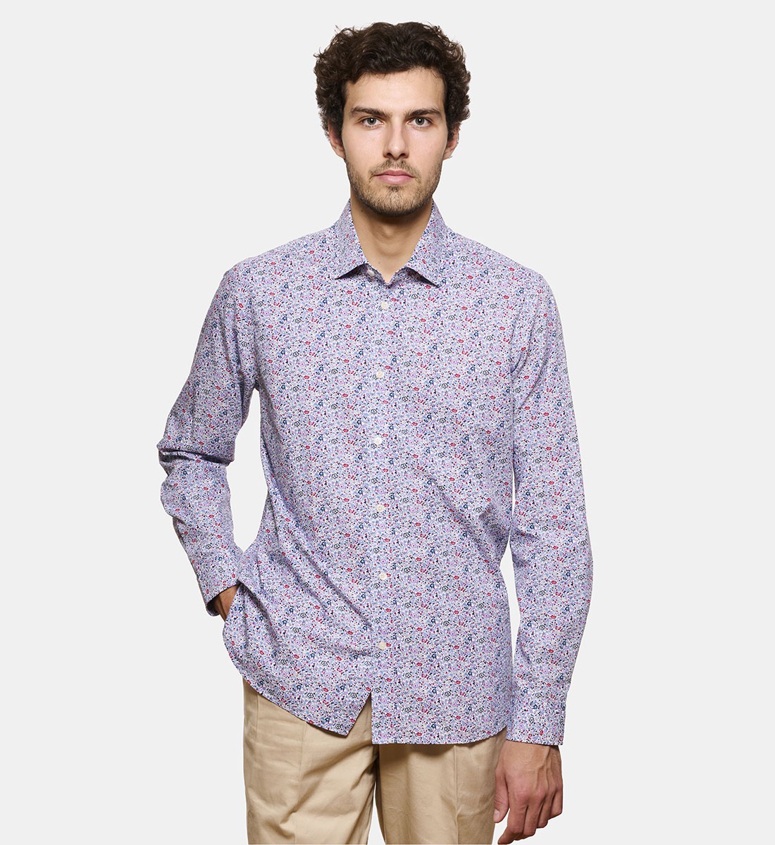 Chemise bleue à motif floral coupe cintrée