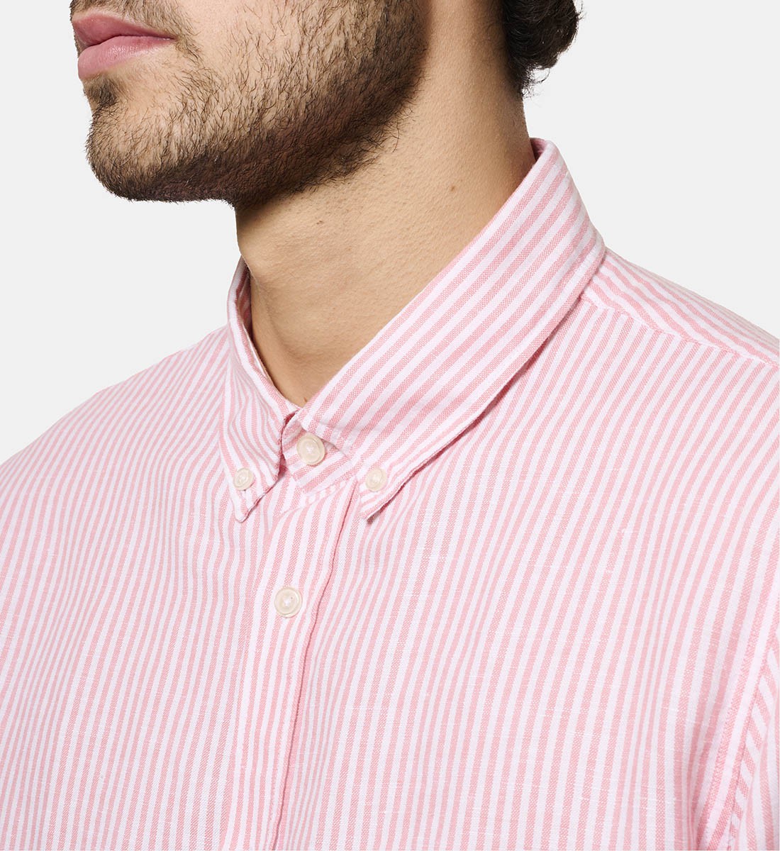Chemise en lin et coton rayé rose coupe droite