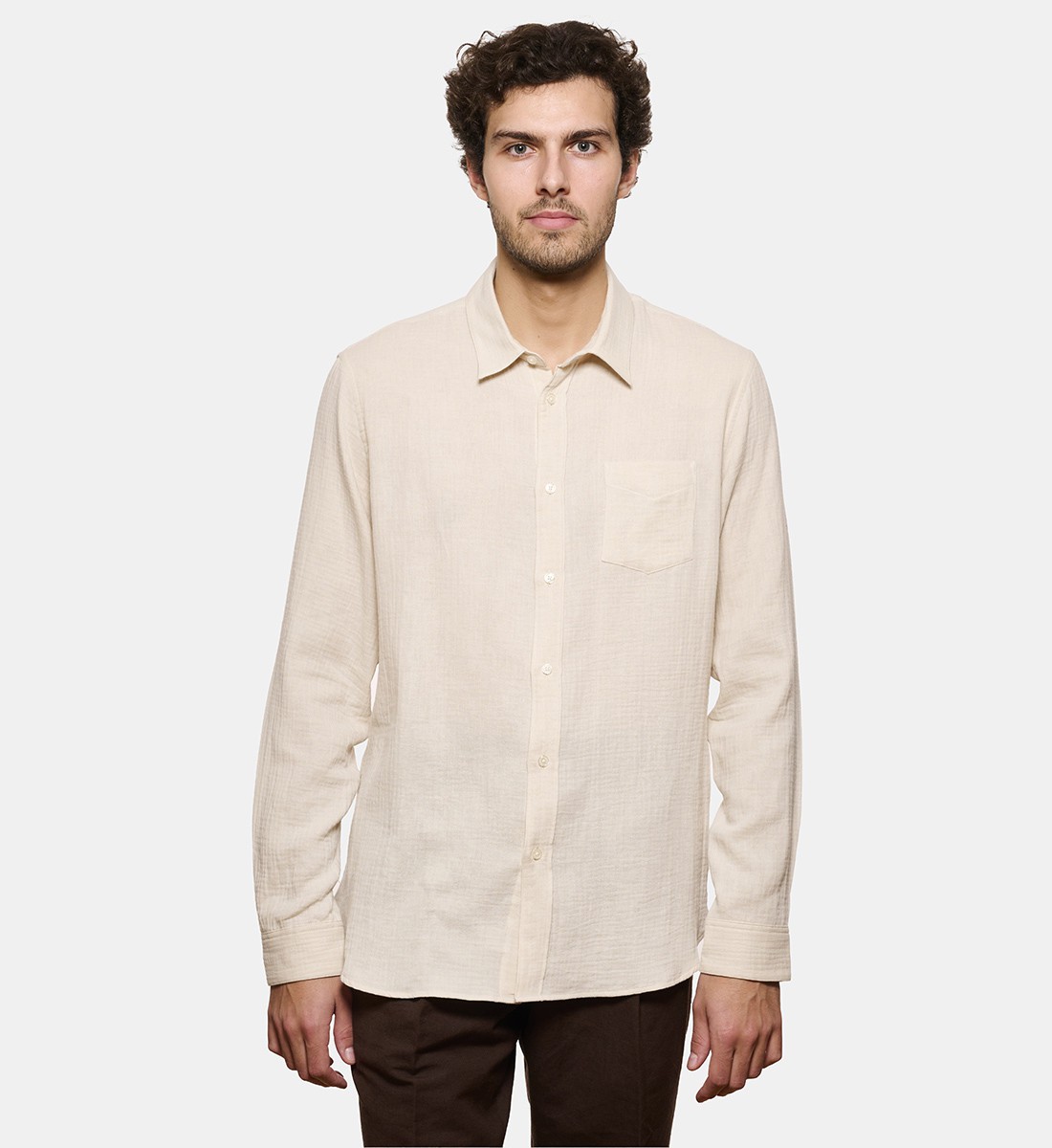 Chemise en gaze de coton ecru coupe droite