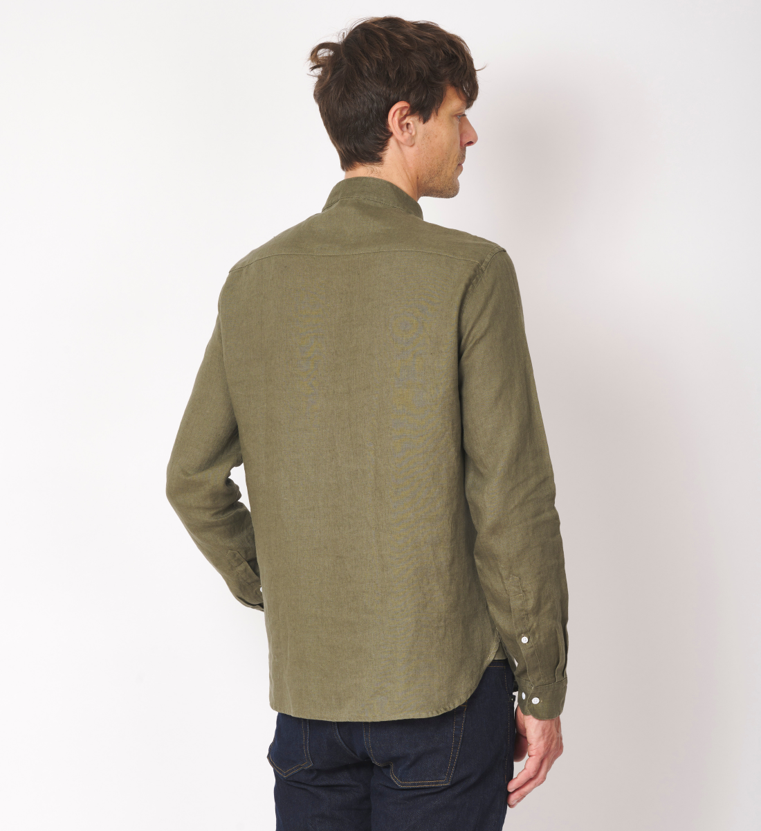 Chemise col chef en lin kaki coupe droite