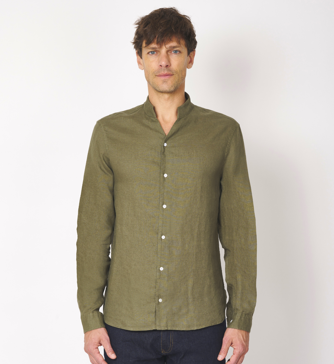 Chemise col chef en lin kaki coupe droite