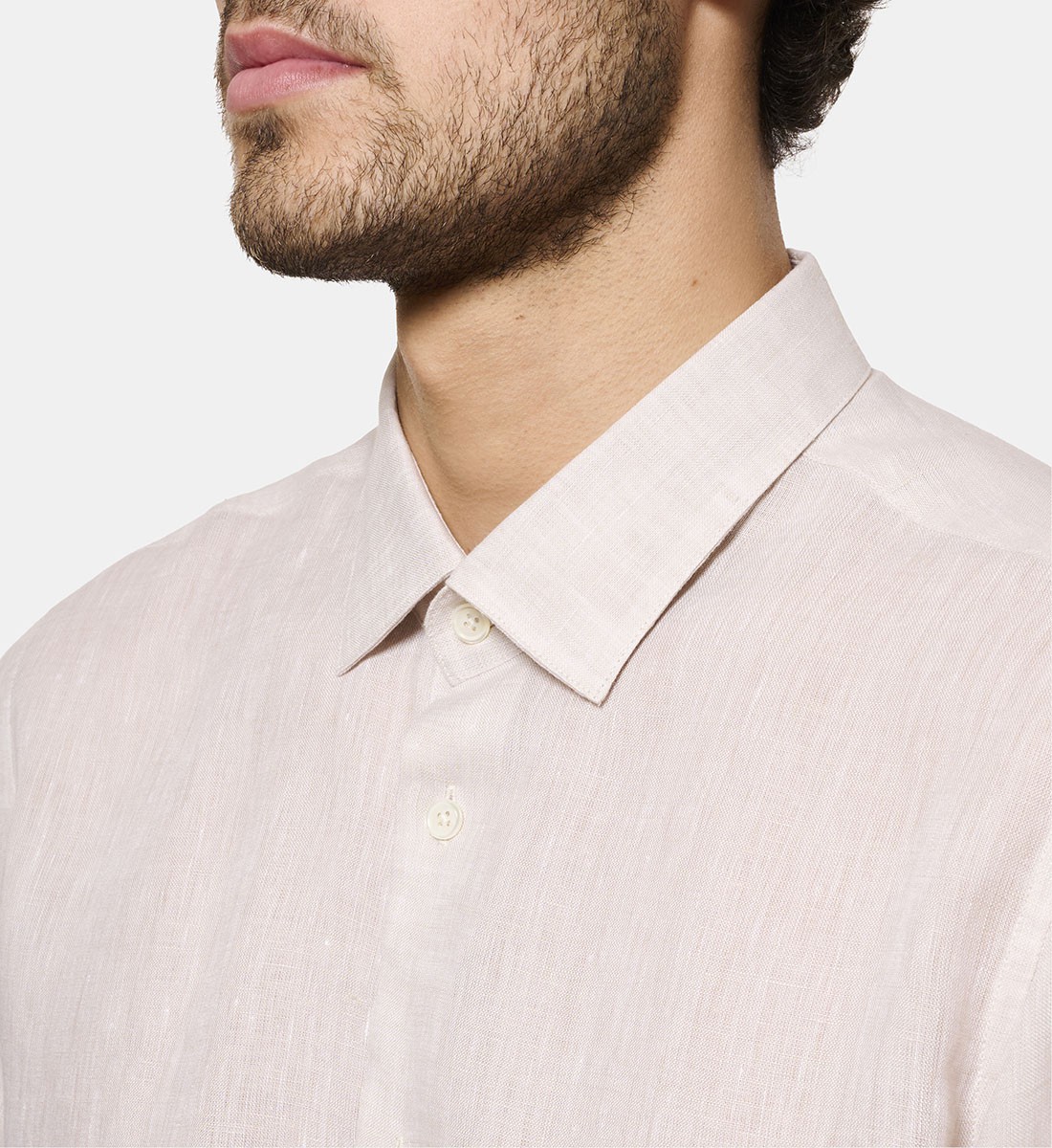 Chemise en lin beige coupe cintrée