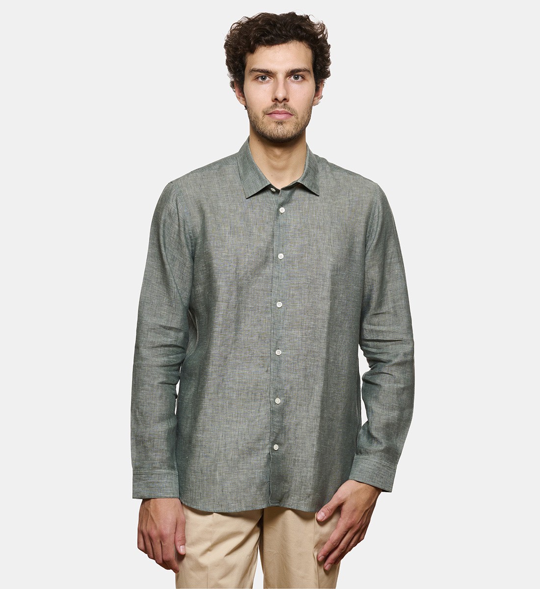 Chemise en lin kaki coupe cintrée