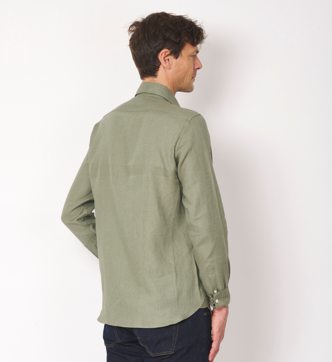 Chemise kaki en lin coupe droite