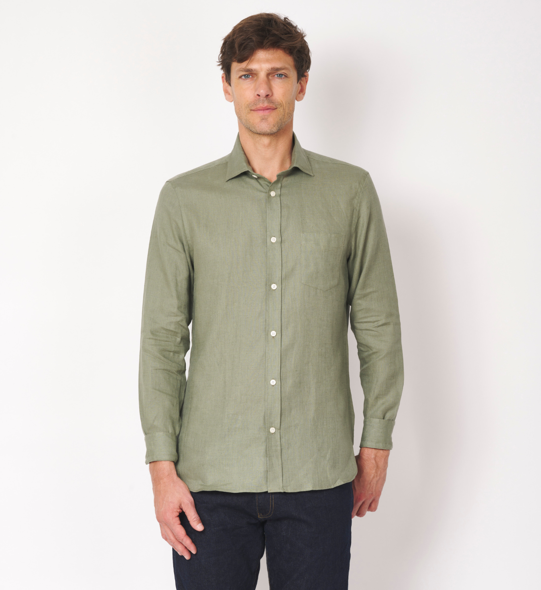 Chemise kaki en lin coupe droite