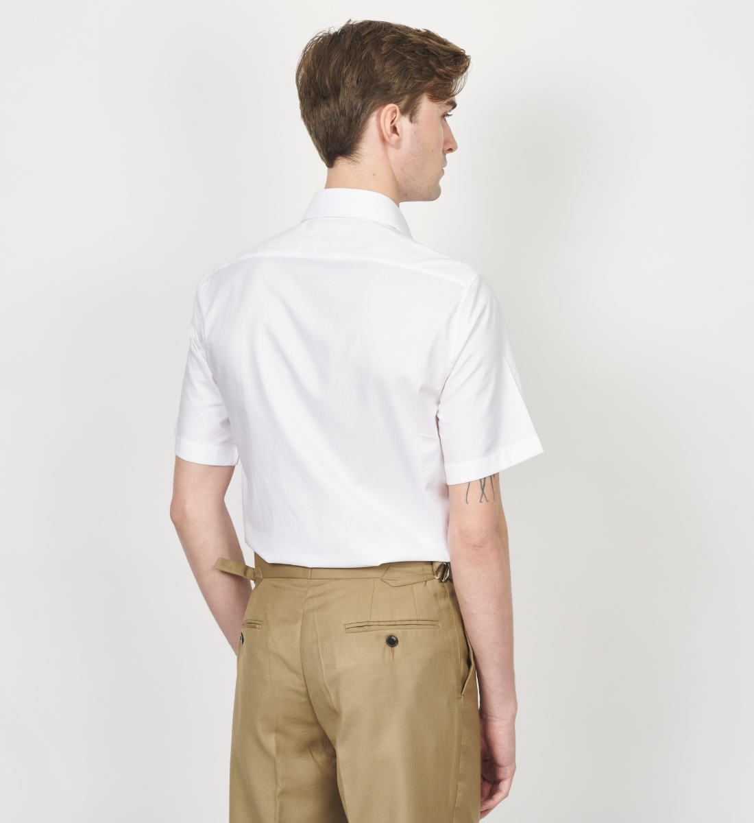 Chemise blanche coupe droite manches courtes