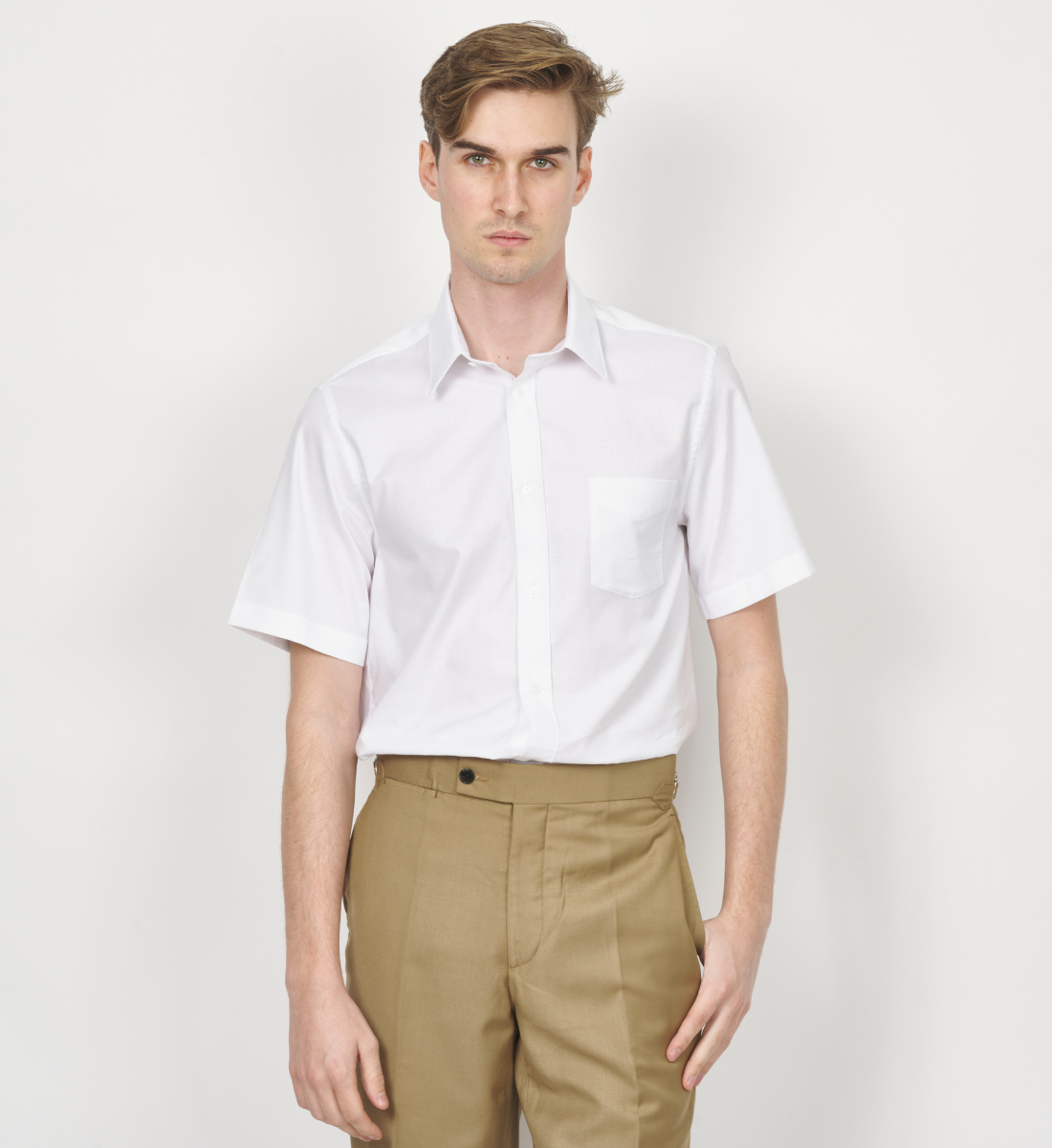 Chemise blanche coupe droite manches courtes