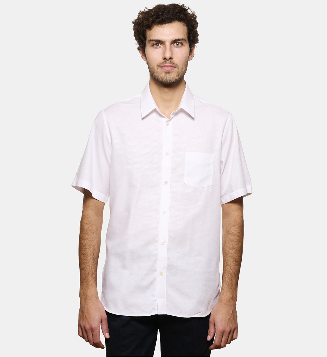 Chemise blanche coupe droite manches courtes