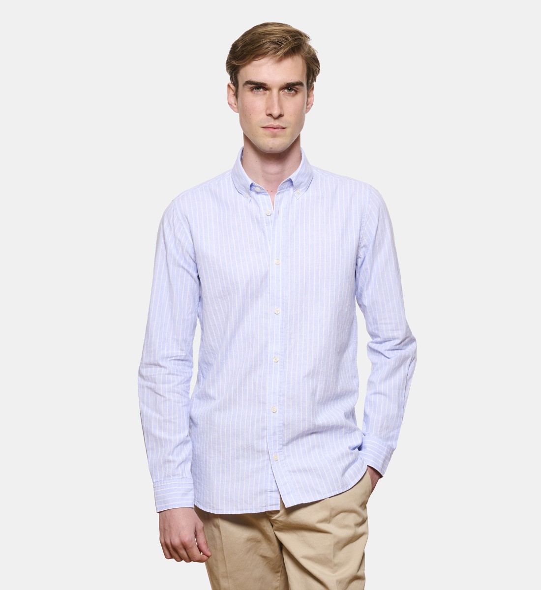 Chemise à rayures en coton et lin ciel col pointes boutonnées coupe droite
