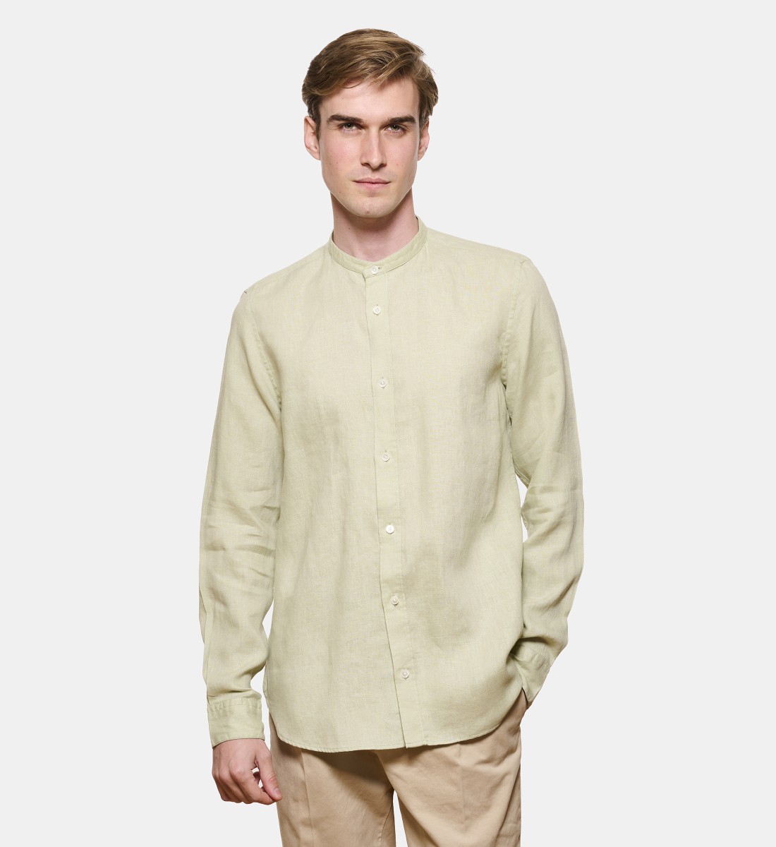 Chemise en lin Amande col Mao coupe droite